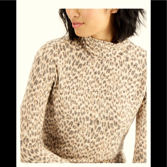 NWT Love Fire Camo So Soft Mock Turtleneck Long Sleeve Top - Picture 2 of 10